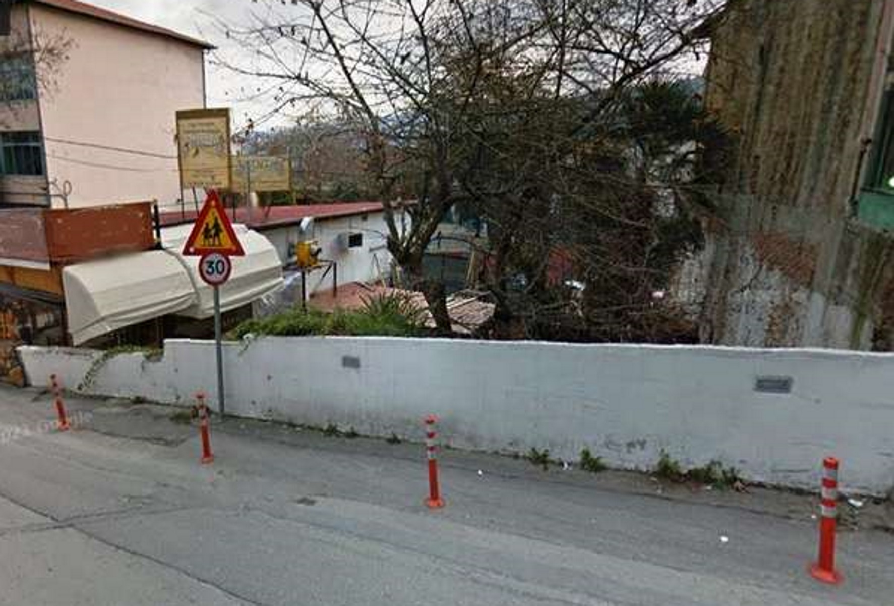 Βέροια: Κάθισε σε πεζούλι να ξεκουραστεί και σκοτώθηκε – Η τραγική πτώση