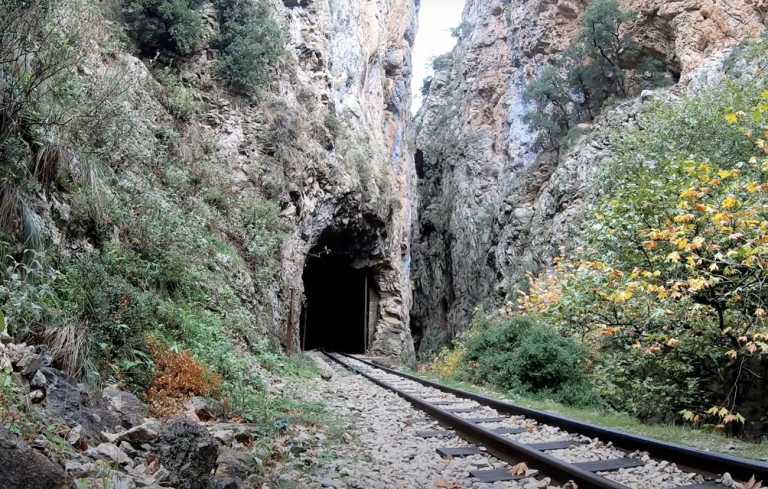 Ζαχλωρού: Το χωριό της Πελοποννήσου με τη μοναδική διαδρομή στην Ελλάδα