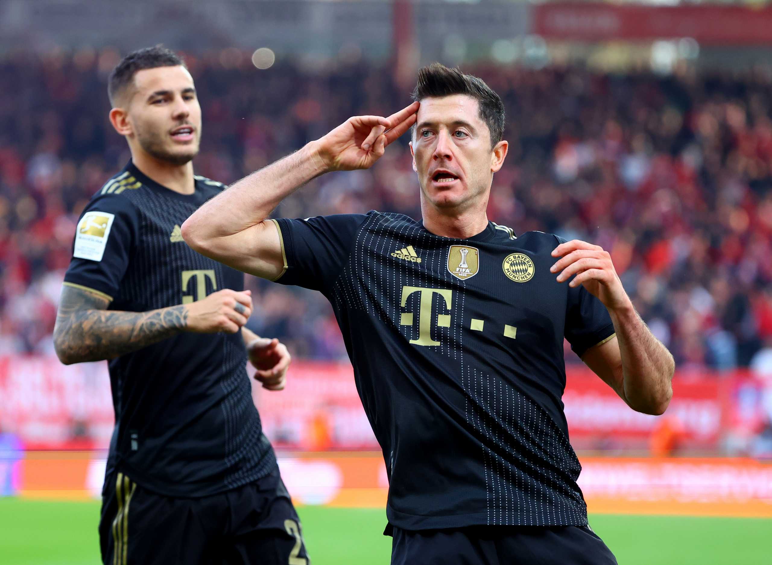 Soccer Football - Bundesliga - 1. FC Union Berlin v Bayern Munich - Stadion An der Alten Forsterei, Berlin, Germany - October 30, 2021 Bayern Munich's Robert Lewandowski celebrates scoring their second goal REUTERS