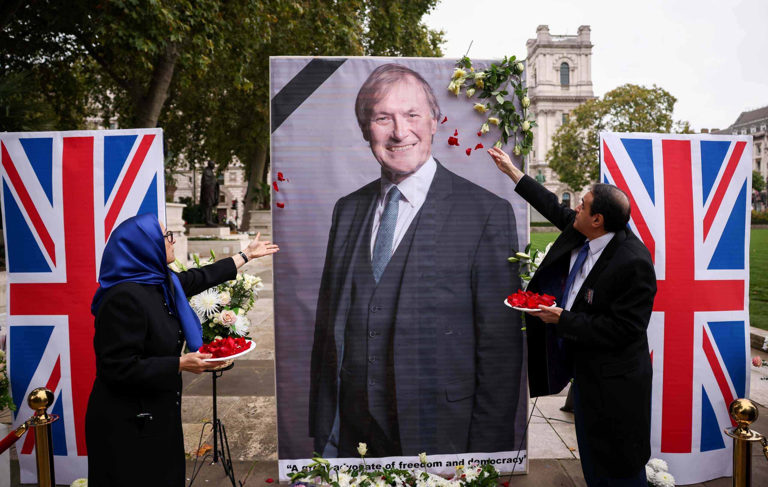 Βρετανία: Ενός λεπτού σιγή στο κοινοβούλιο για τη δολοφονία του Ντέιβιντ Έιμες