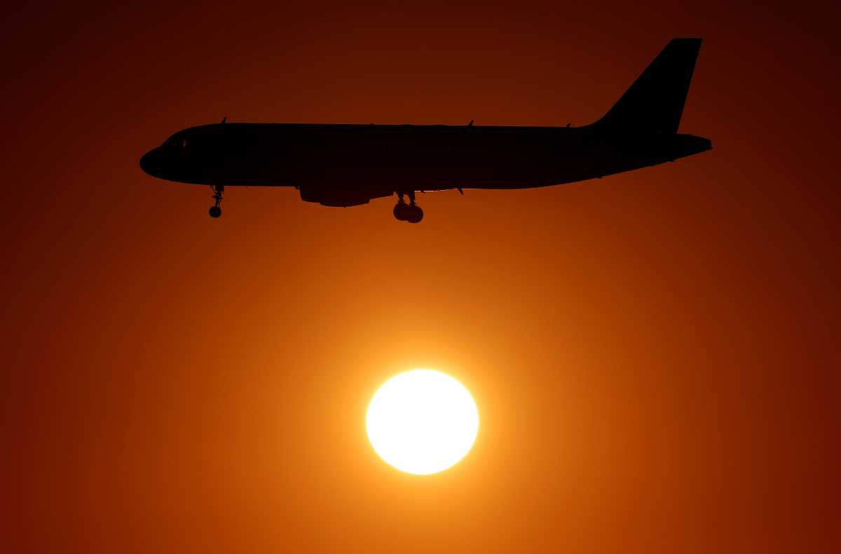 Αεροπορικές εταιρείες: Η μετάλλαξη Όμικρον «πλήττει» διεθνώς τον κλάδο – Η επενδυτική τους πλευρά