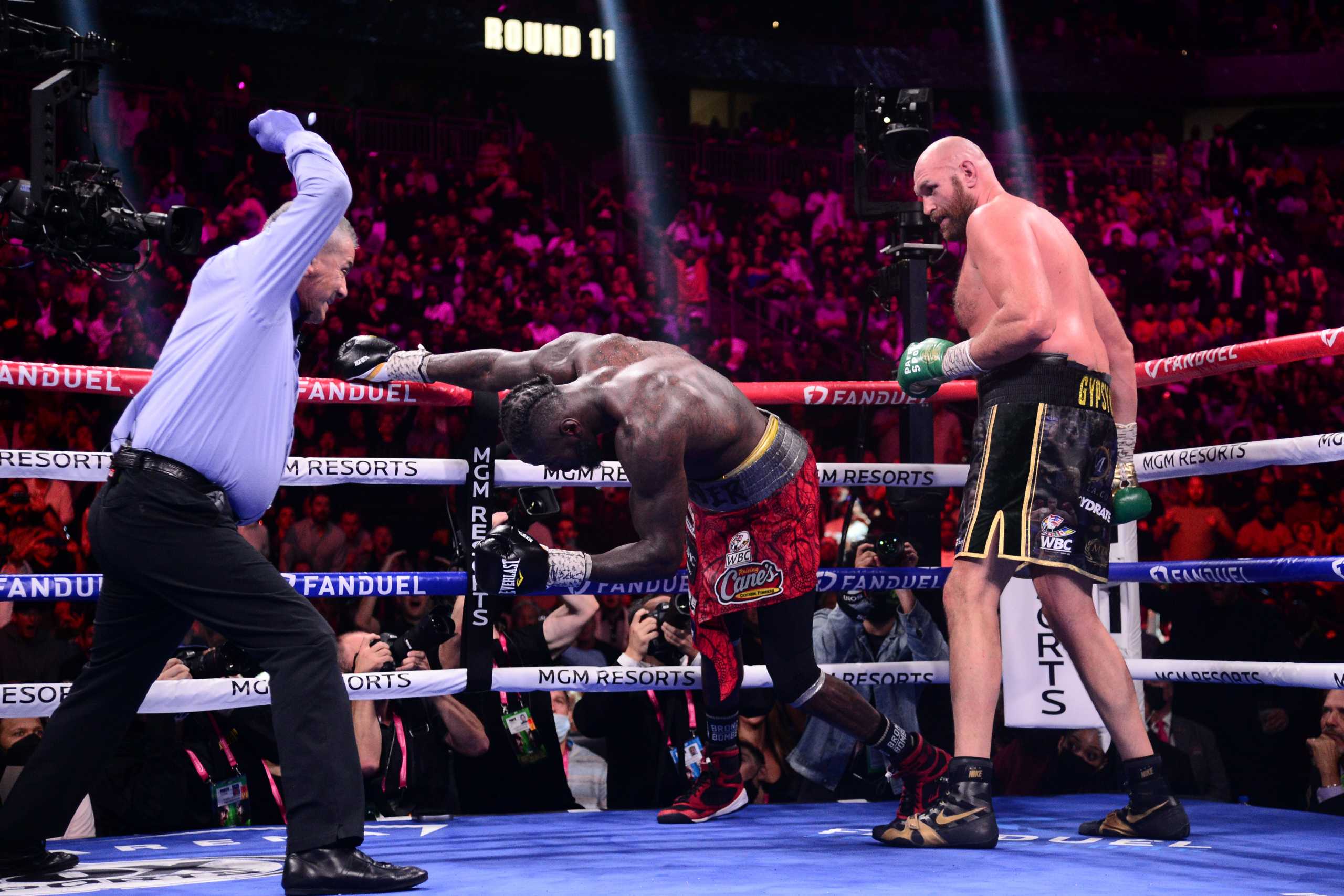 Oct 9, 2021; Las Vegas, Nevada, USA; Deontay Wilder (red