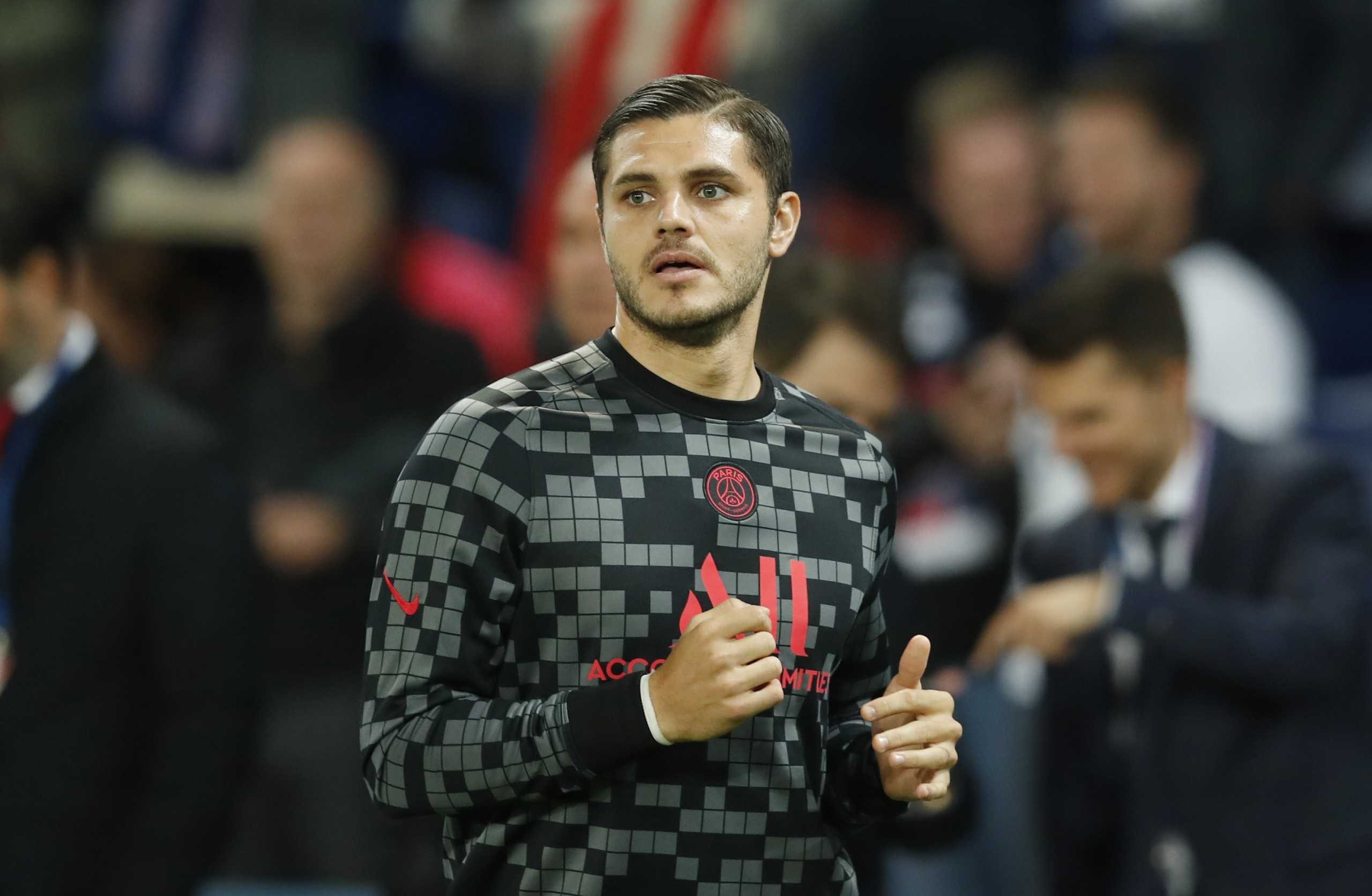 Soccer Football - Ligue 1 - Paris St Germain v Angers - Parc des Princes, Paris, France - October 15, 2021 Paris St Germain's Mauro Icardi during the warm up before the match REUTERS