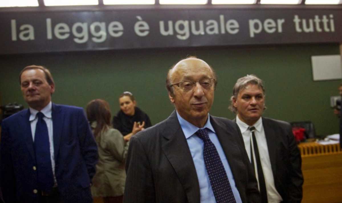 epa03920729 (FILE) A file picture dated 08 November 2011 shows former Juventus FC general manager Luciano Moggi (C) in the court of Naples, Italy, on the last day of the 'Calciopoli' trial. Luciano Moggi has appealed to the European Court of Human Rights against his life ban, his lawyer said on 23 October 2013.  EPA