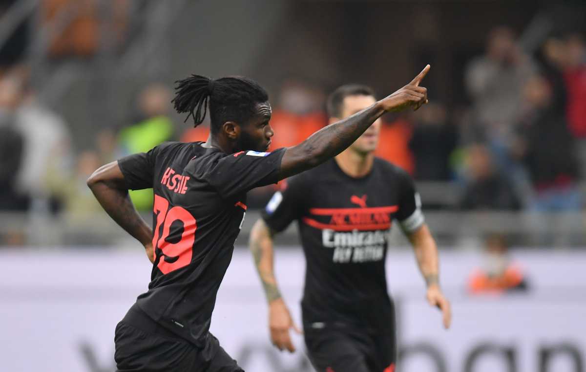 Soccer Football - Serie A - AC Milan v Hellas Verona - San Siro, Milan, Italy - October 16, 2021 AC Milan's Franck Kessie celebrates scoring their second goal REUTERS