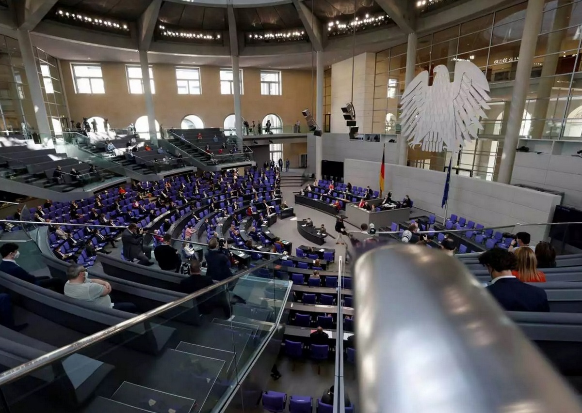 Γερμανία: Η νέα βουλή έχει περισσότερες γυναίκες και μέλη κάτω των 40 ετών