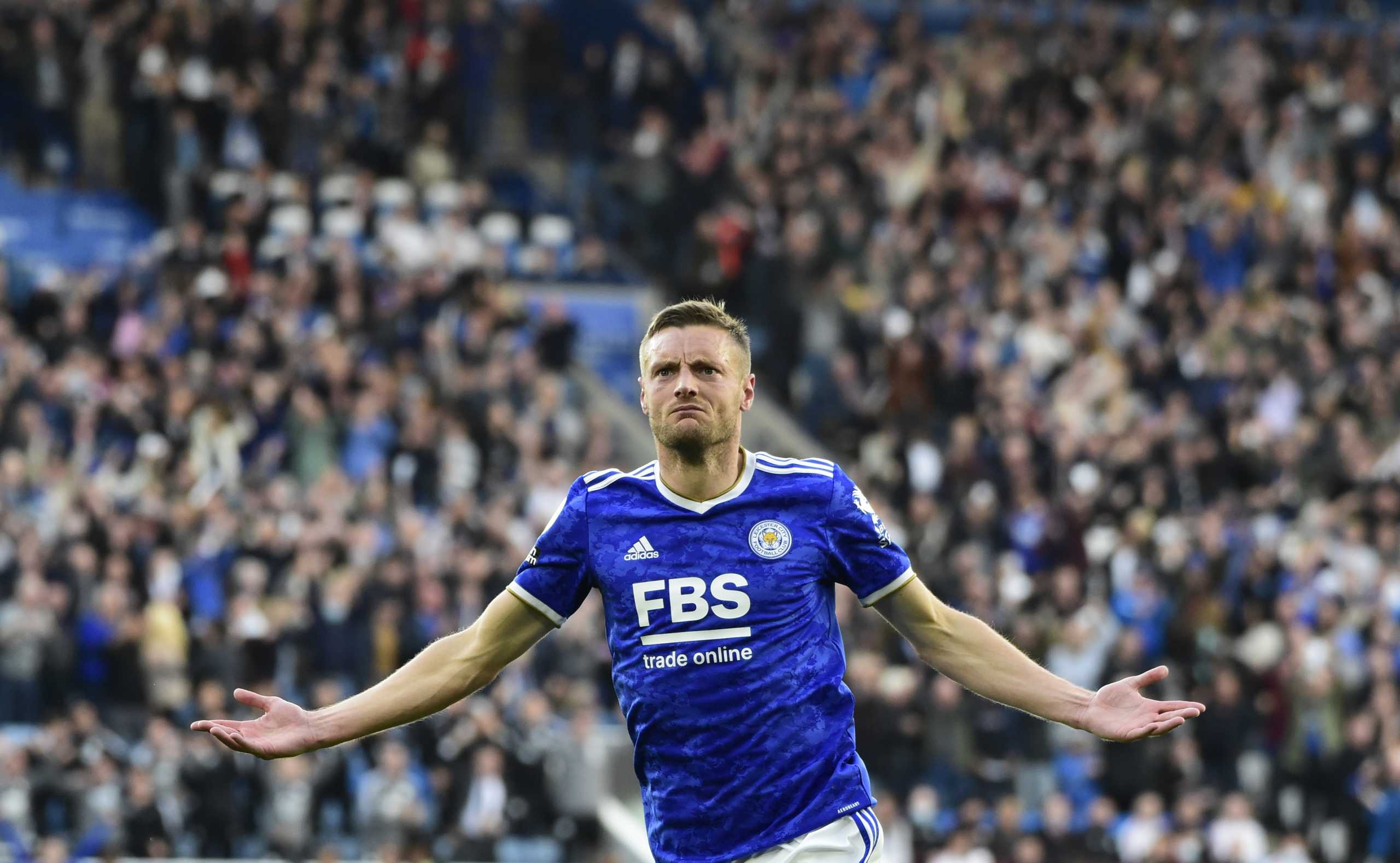 Soccer Football - Premier League - Leicester City v Manchester United - King Power Stadium, Leicester, Britain - October 16, 2021  Leicester City's Jamie Vardy celebrates scoring their third goal REUTERS