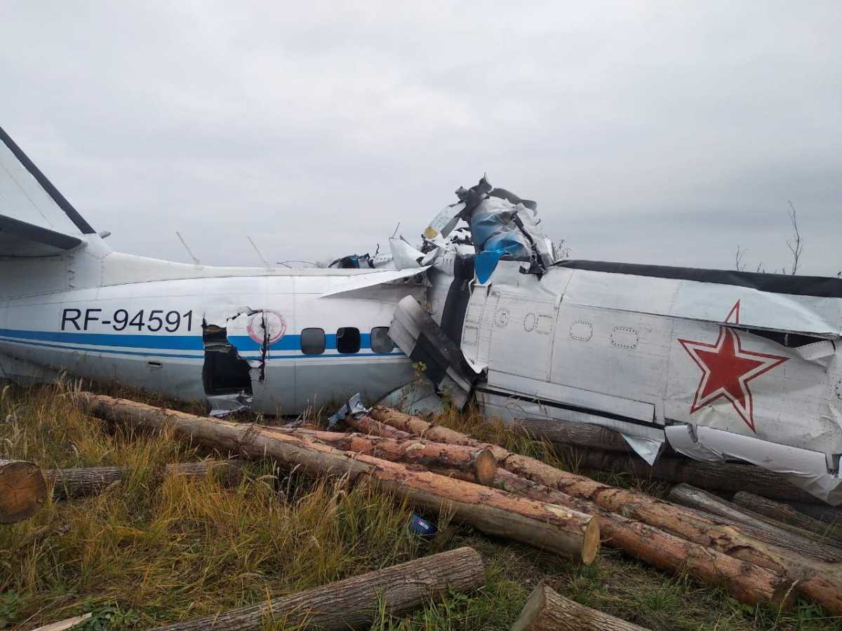 Ρωσία - Πτώση αεροπλάνου: Στους 16 ανέρχονται οι νεκροί - 7 οι τραυματίες