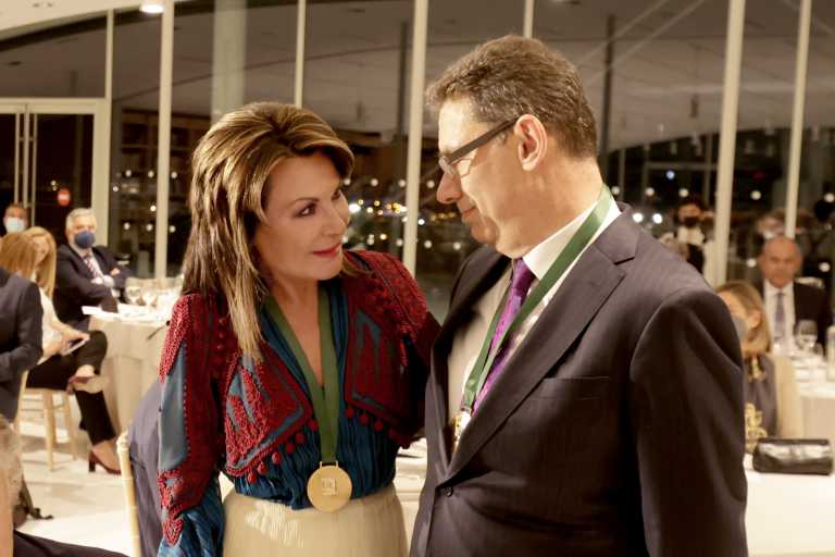 Χρυσό μετάλλιο για τη Γιάννα Αγγελοπούλου – Δασκαλάκη και τον Άλμπερτ Μπουρλά