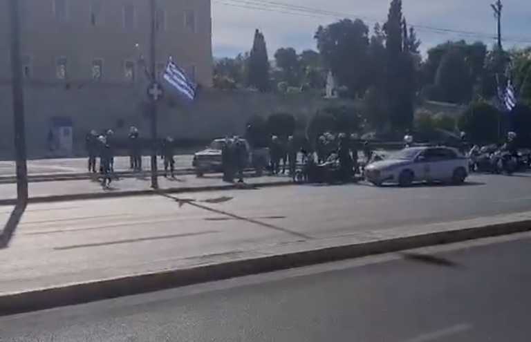 Έφτασε με αγροτικό στον Άγνωστο Στρατιώτη και απειλούσε να ανατιναχτεί