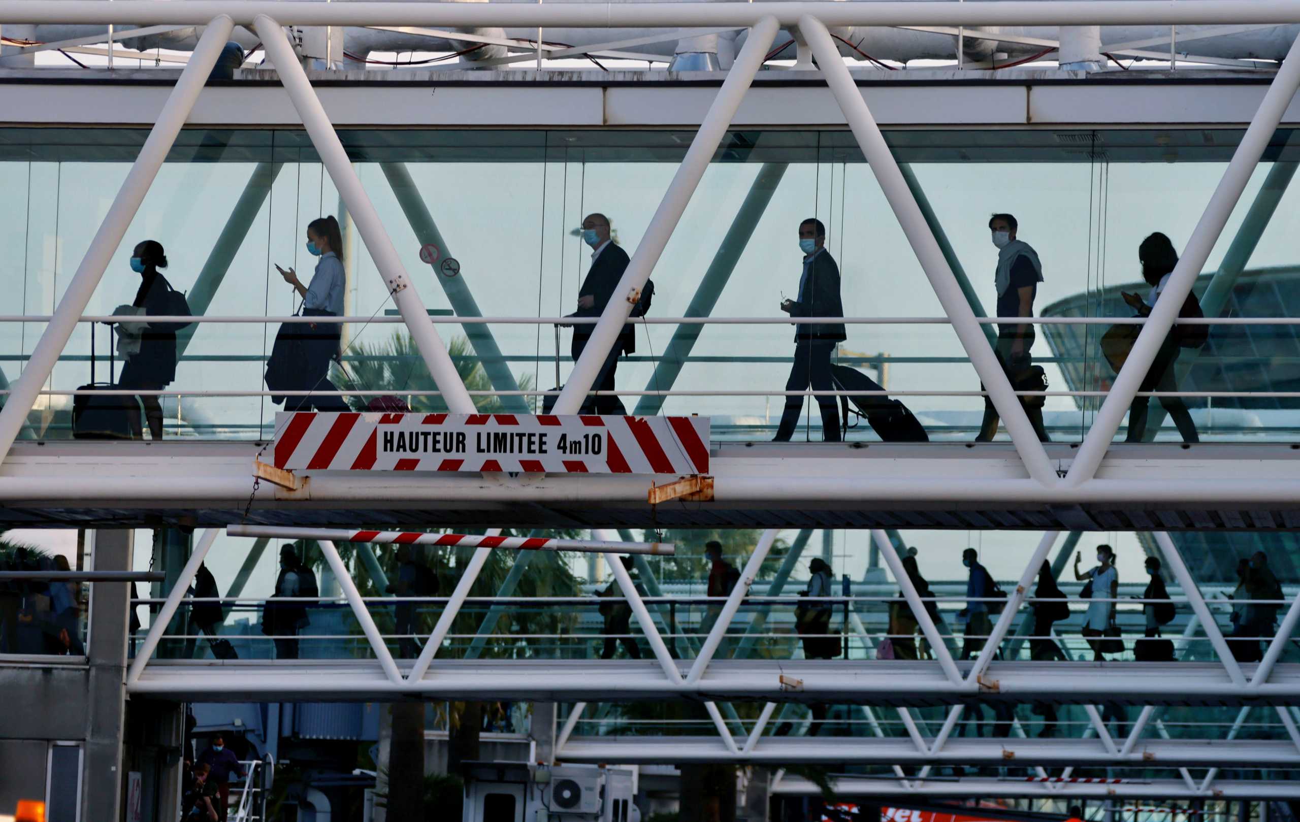 Βρετανία: Εκκενώνεται το αεροδρόμιο του Μάντσεστερ μετά από ύποπτο πακέτο