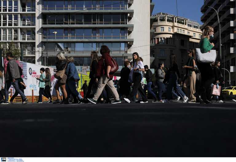 Παράταση των μέτρων ή μερική χαλάρωση; Τι φοβίζει τους ειδικούς, τι σχεδιάζει η κυβέρνηση