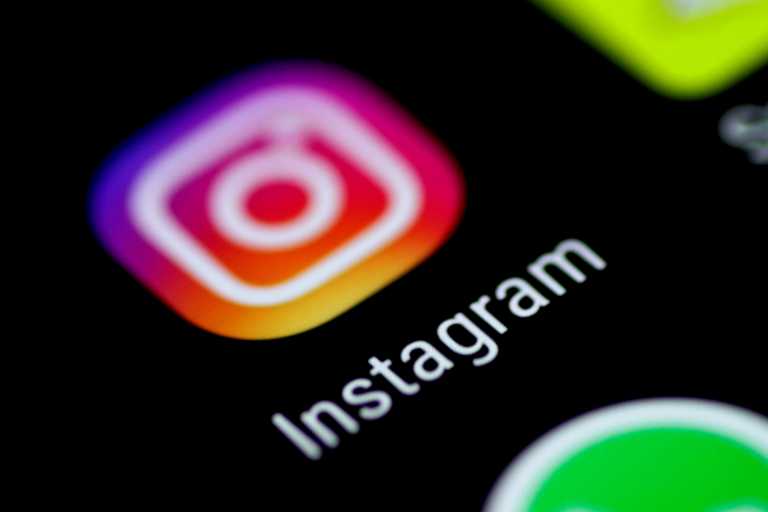Έπεσε το Instagram!