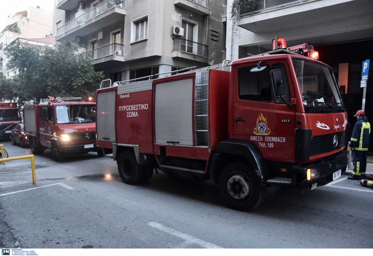 Κόρινθος: Φωτιά σε αποθήκη σούπερ μάρκετ – Το σύστημα πυρασφάλειας περιόρισε την καταστροφή