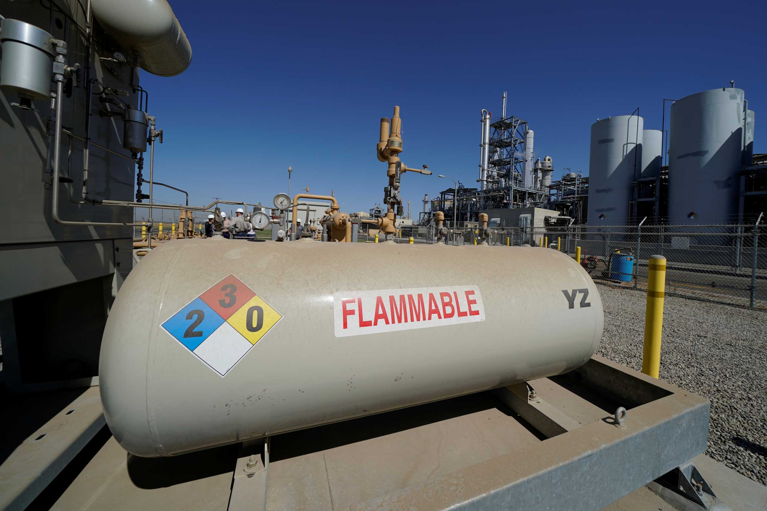 FILE PHOTO: Natural gas is transferred into the SoCalGas system after being collected and purified at a Calgren collection facility in Pixley, California, U.S., October 2, 2019. Picture taken October 2, 2019.       REUTERS