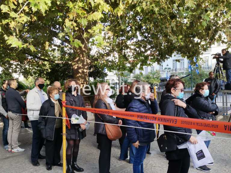 Κηδεία Φώφης Γεννηματά: Ήρθα από την Κρήτη για να την αποχαιρετίσω