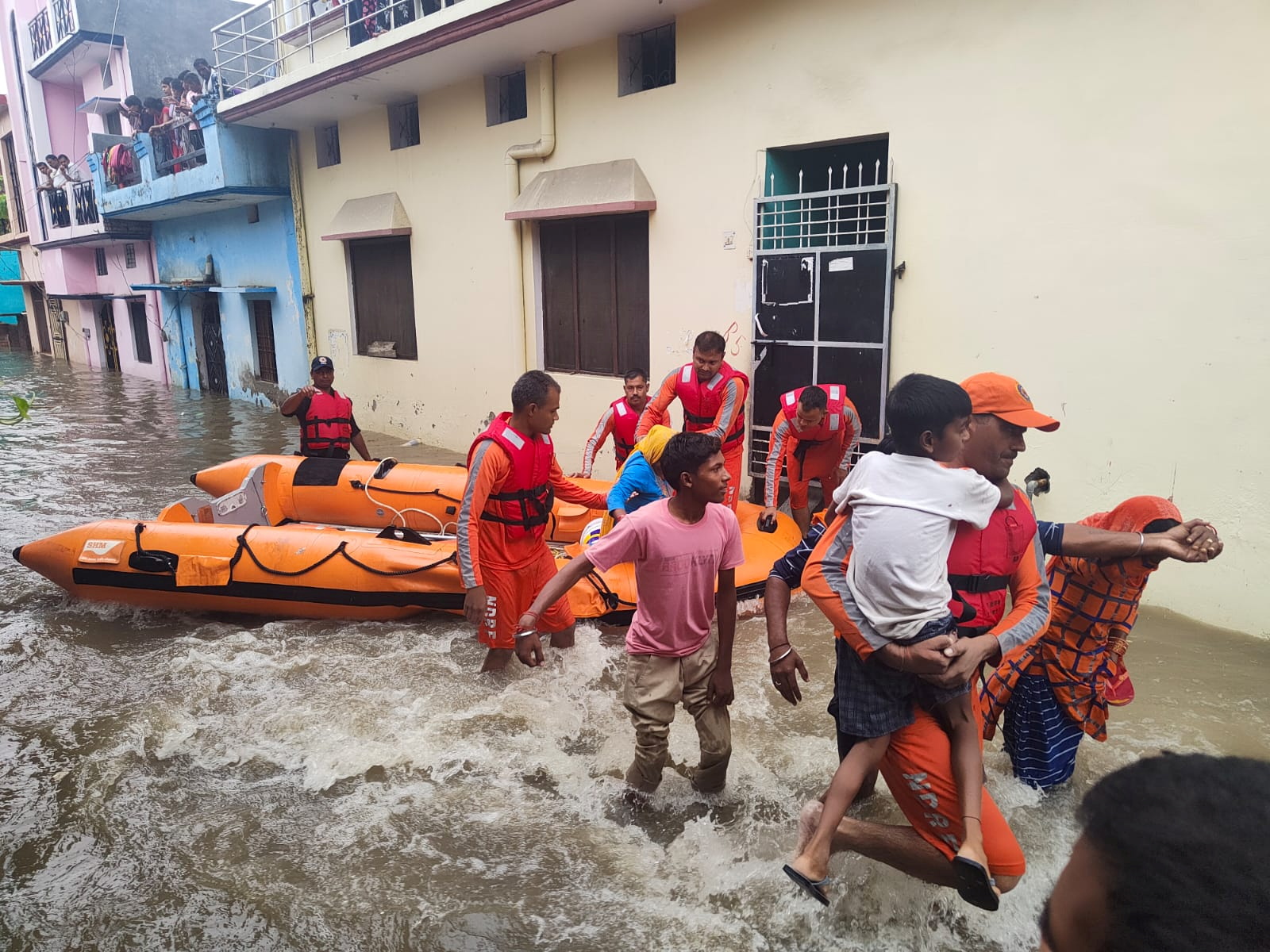Ινδία: 41 νεκροί από πλημμύρες και κατολισθήσεις
