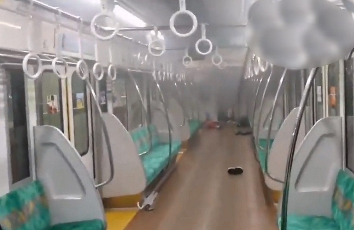 Ιαπωνία: Ντυμένος τζόκερ ο δράστης της επίθεσης σε τρένο – Έβαλε φωτιά μέσα σε βαγόνι