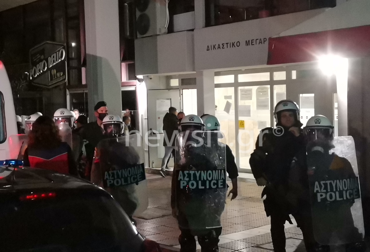 Καταδίωξη στο Πέραμα: Στον εισαγγελέα οι επτά αστυνομικοί που συνελήφθησαν
