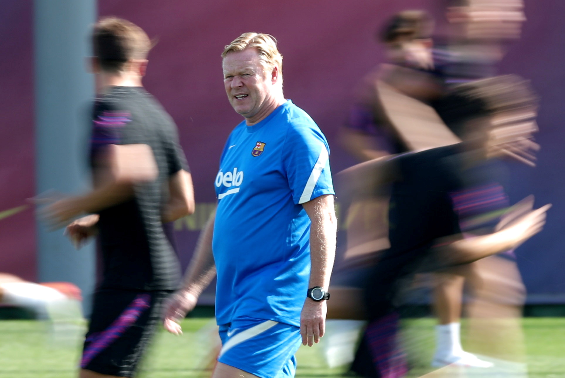 FILE PHOTO: Soccer Football - Champions League - FC Barcelona Training - Ciutat Esportiva Joan Gamper, Barcelona, Spain - September 28, 2021 FC Barcelona coach Ronald Koeman during training REUTERS