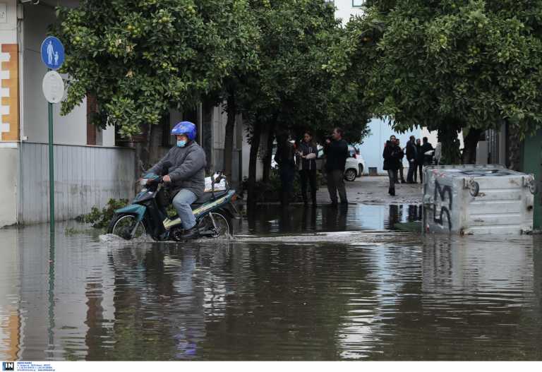 Καιρός: Η κακοκαιρία «Μπάλλος» χτυπάει ξανά την Αττική – Που βρέχει τώρα