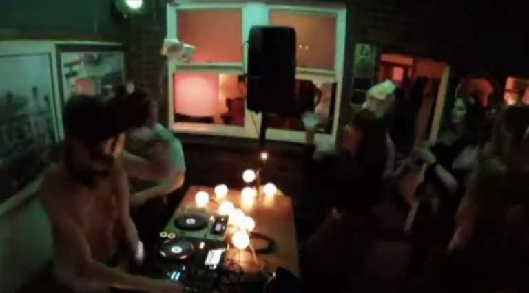 Ανάρπαστα τα κορονοπάρτι ανεμβολίαστων σε διαμερίσματα airbnb στο κέντρο της Αθήνας - Πώς τα μετατρέπουν σε κλαμπ