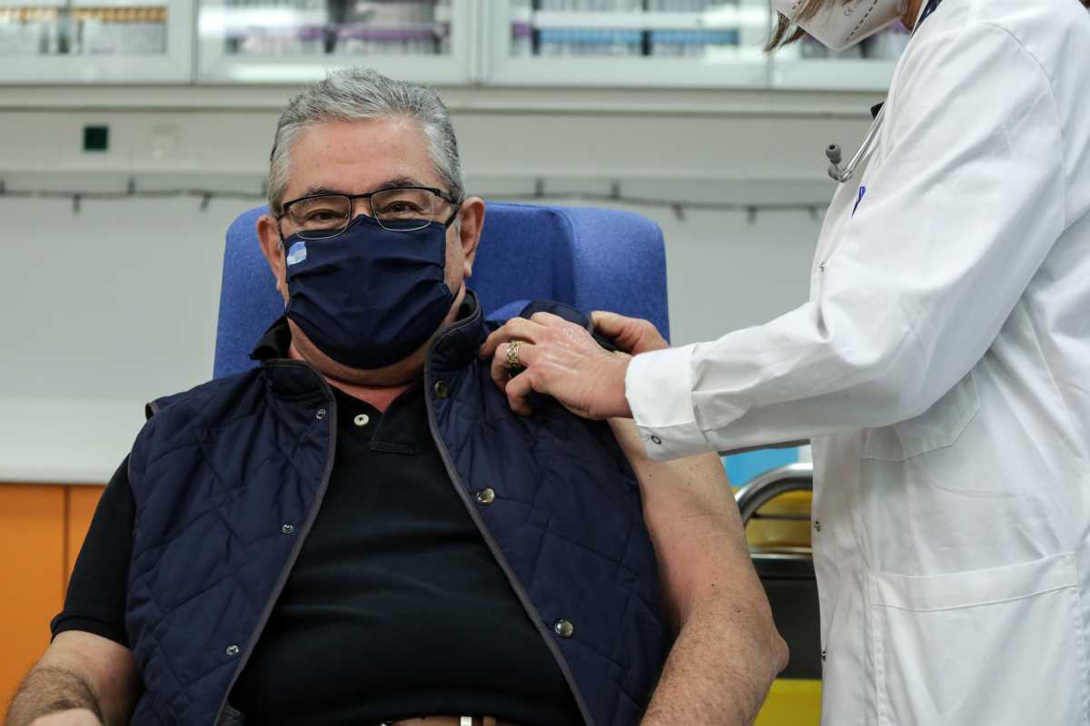 Δημήτρης Κουτσούμπας: Πραγματοποίησε την τρίτη δόση του εμβολίου κατά του κορονοϊού