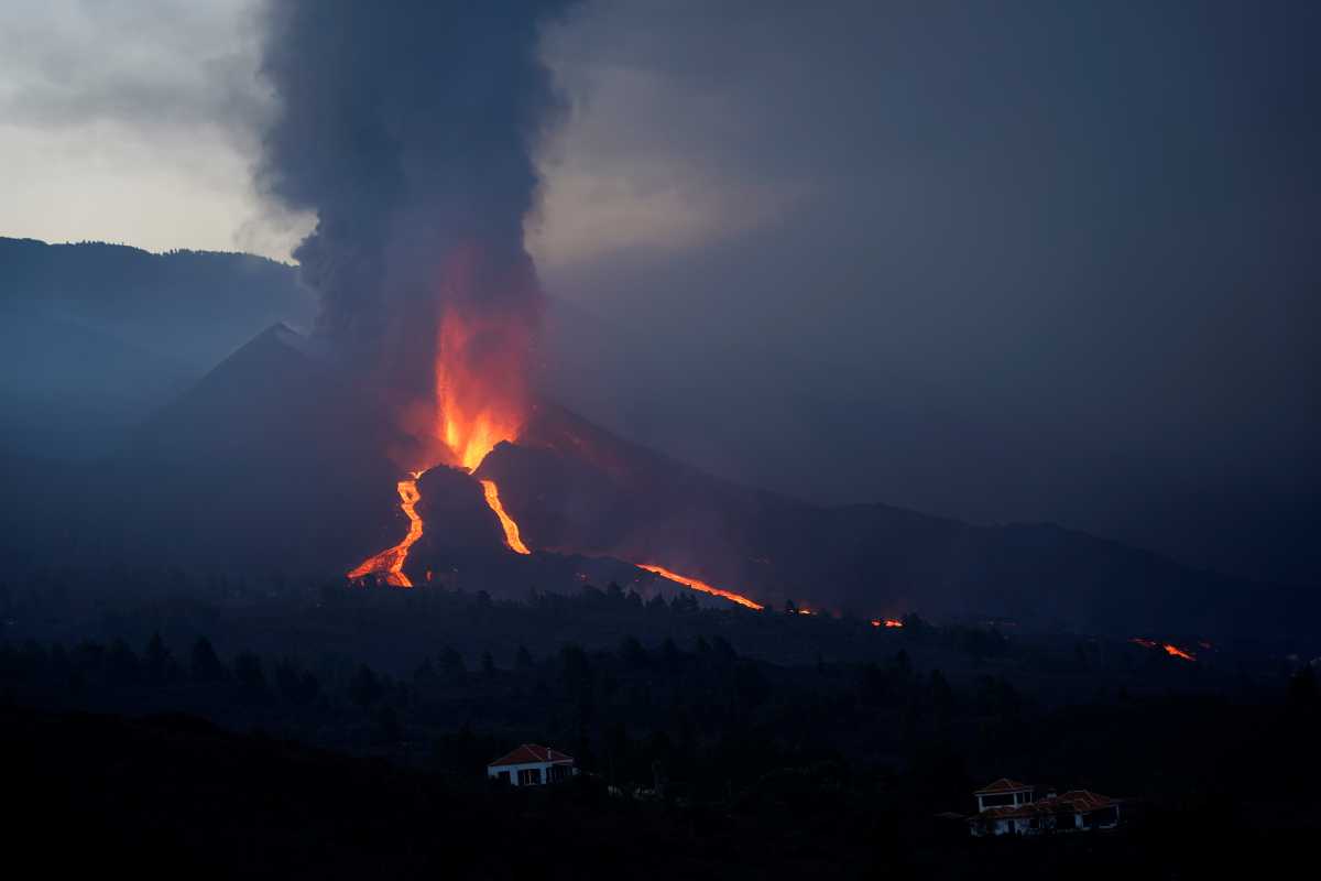 Λα Πάλμα: Διαλύθηκε το νέφος από την ηφαιστειακή τέφρα – Τέλος το lockdown για τους κατοίκους