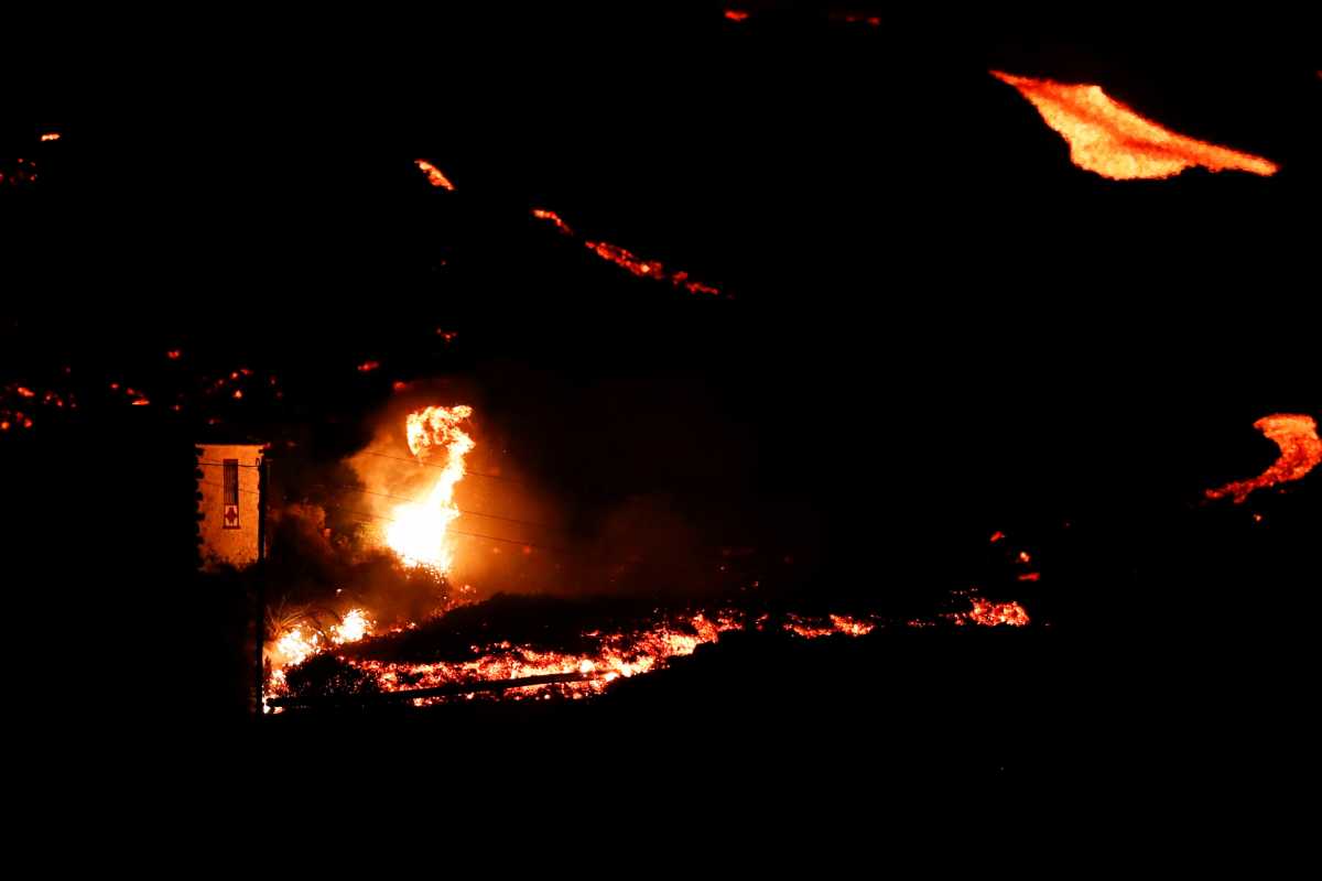 Λα Πάλμα: Ένας μήνας από την έκρηξη του ηφαιστείου - Χωρίς τέλος η ταλαιπωρία των κατοίκων