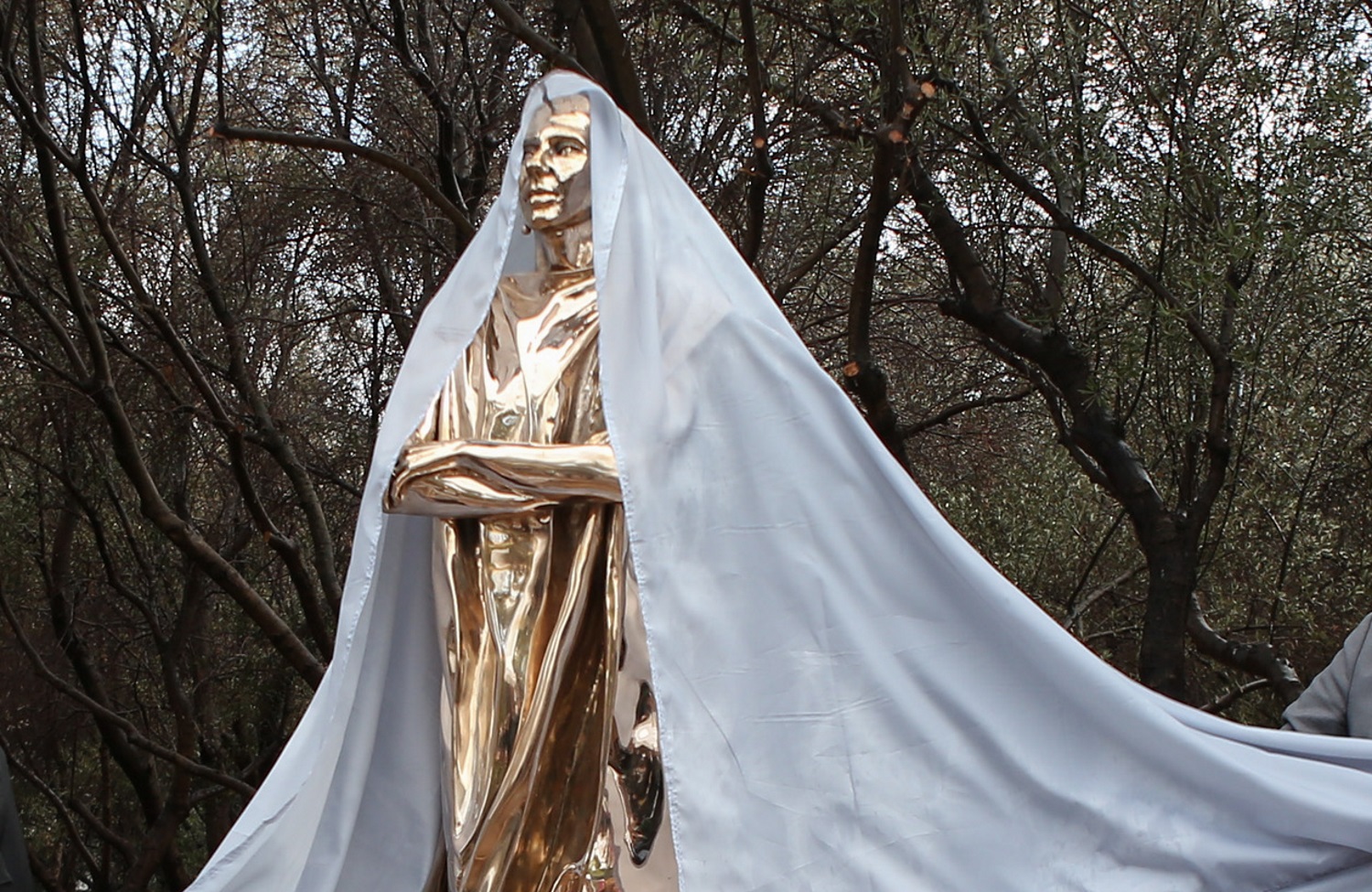 Γλέντι στο Twitter για το άγαλμα της Μαρίας Κάλλας - «Θα μπορούσε να είναι η Lady Gaga»
