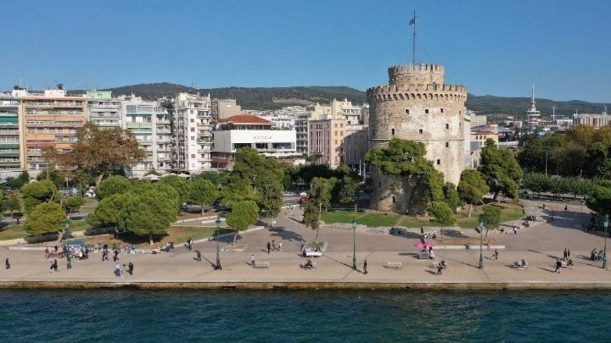 Ιατρικός Σύλλογος Θεσσαλονίκης για τους εορτασμούς: «Ας μην αφήσουμε φέτος τον ιό να γιορτάσει μαζί μας»