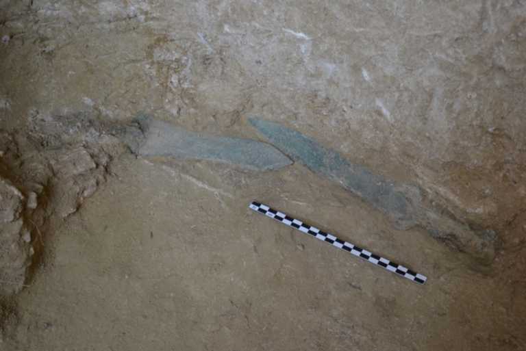 «Θησαυροί» σε μυκηναϊκή νεκρόπολη – Δείτε τα ευρήματα της ανασκαφής έξω από το Αίγιο