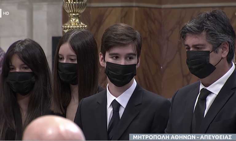 «Αντίο μαμά» - Συγκλόνισαν τα παιδιά της Φώφης Γεννηματά αποχαιρετώντας την μητέρα τους