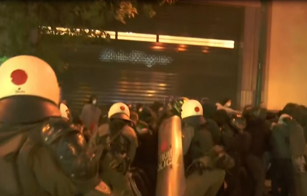 Πέραμα: Επεισόδια σε συγκέντρωση στο κέντρο της Αθήνας