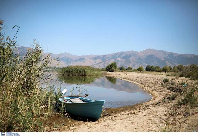 Άγιος Αχίλλειος: Το νησάκι στις Πρέσπες που «πλέει» πάνω στη λίμνη