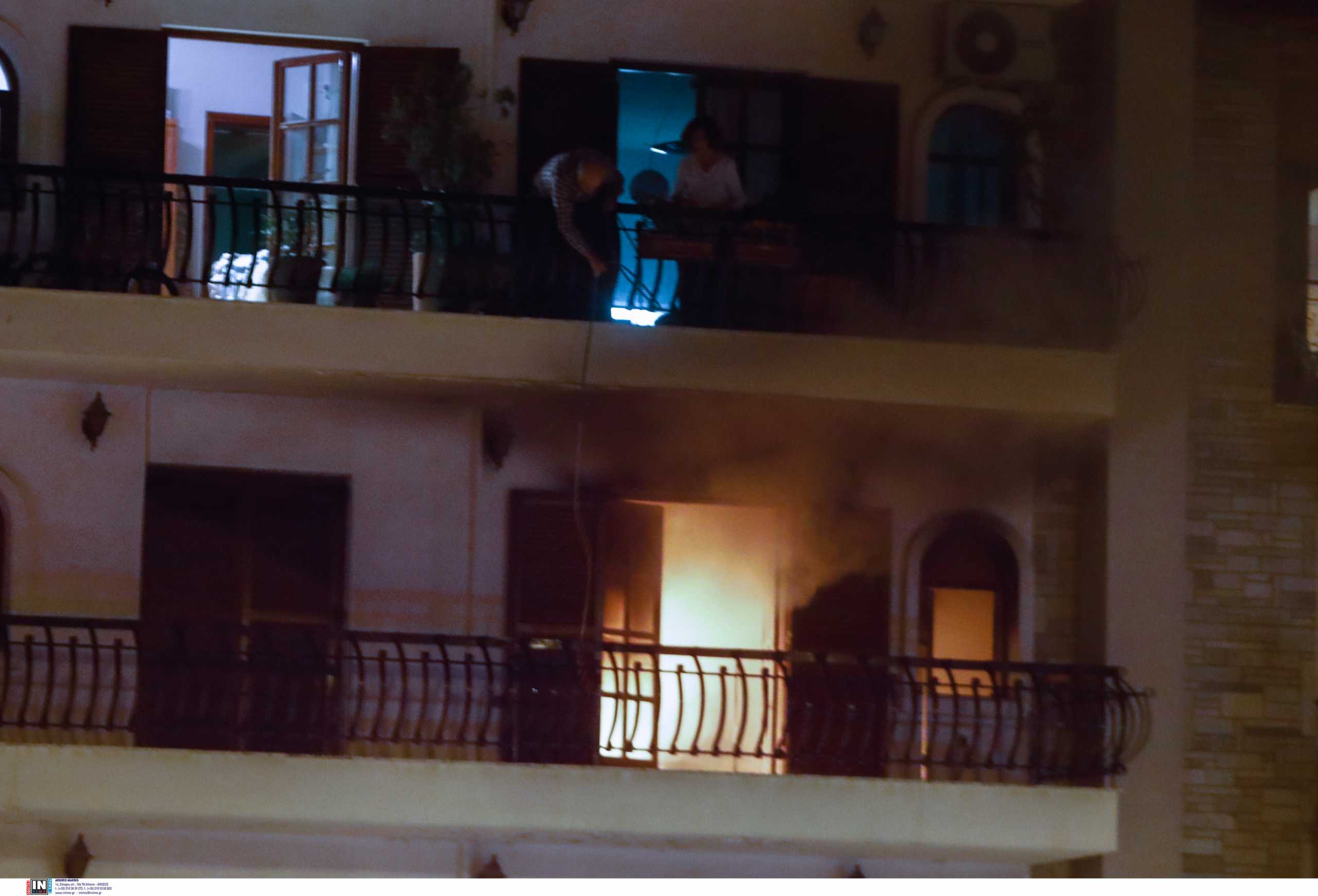 Θεσσαλονίκη: Φωτιά σε διαμέρισμα – Ένοικος πήδηξε στο διπλανό μπαλκόνι για να σωθεί