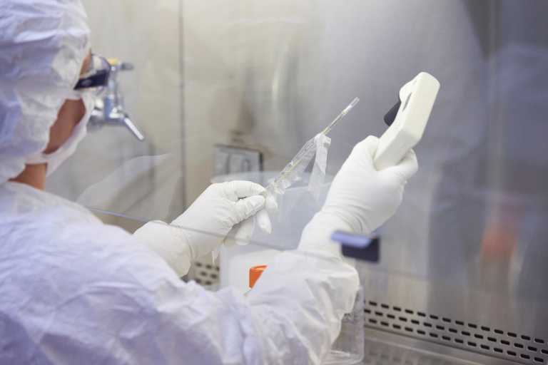 Κορονοϊός: Ασφαλή τα εμβόλια Pfizer και Moderna στους ασθενείς με καρκίνο των πνευμόνων