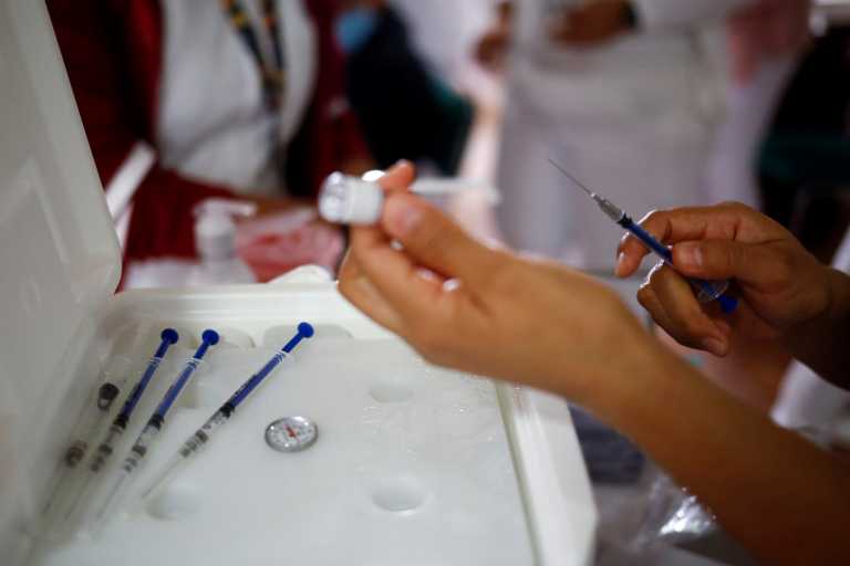 Γκίκας Μαγιορκίνης: Δεν μπορεί να επιτευχθεί «ανοσία της αγέλης» - Η σημασία του εμβολιασμού