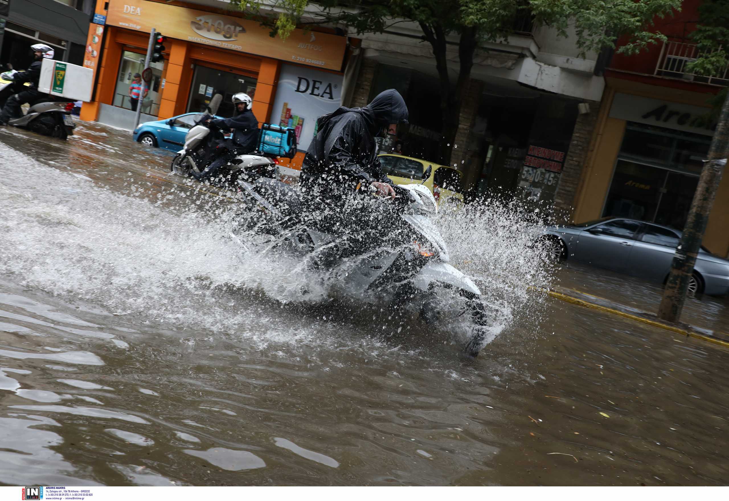 Καιρός – meteo: Επιδείνωση το Σαββατοκύριακο με βροχές, καταιγίδες και χιονοπτώσεις