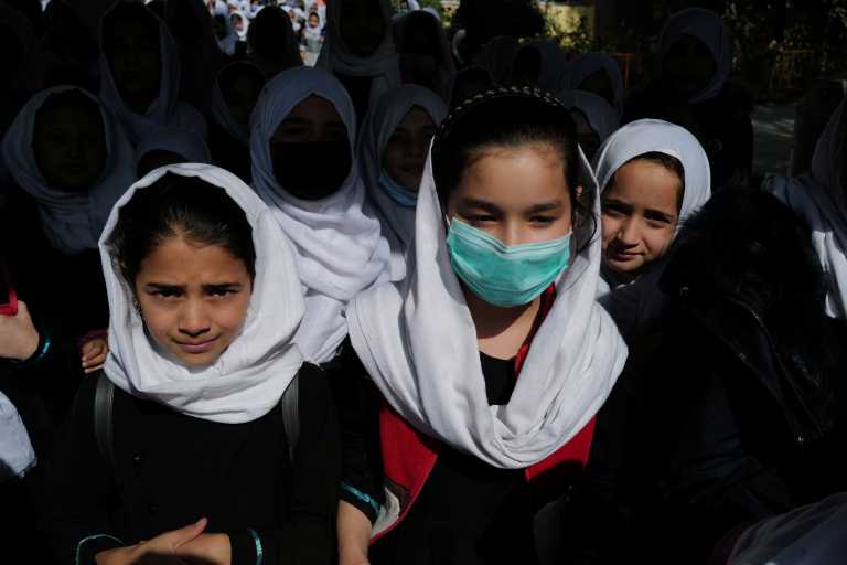 «Έμφυλο απαρτχάιντ» των Ταλιμπάν - Απαγορεύουν σε γυναίκες να επισκέπτονται με άνδρες πάρκα στην Καμπούλ