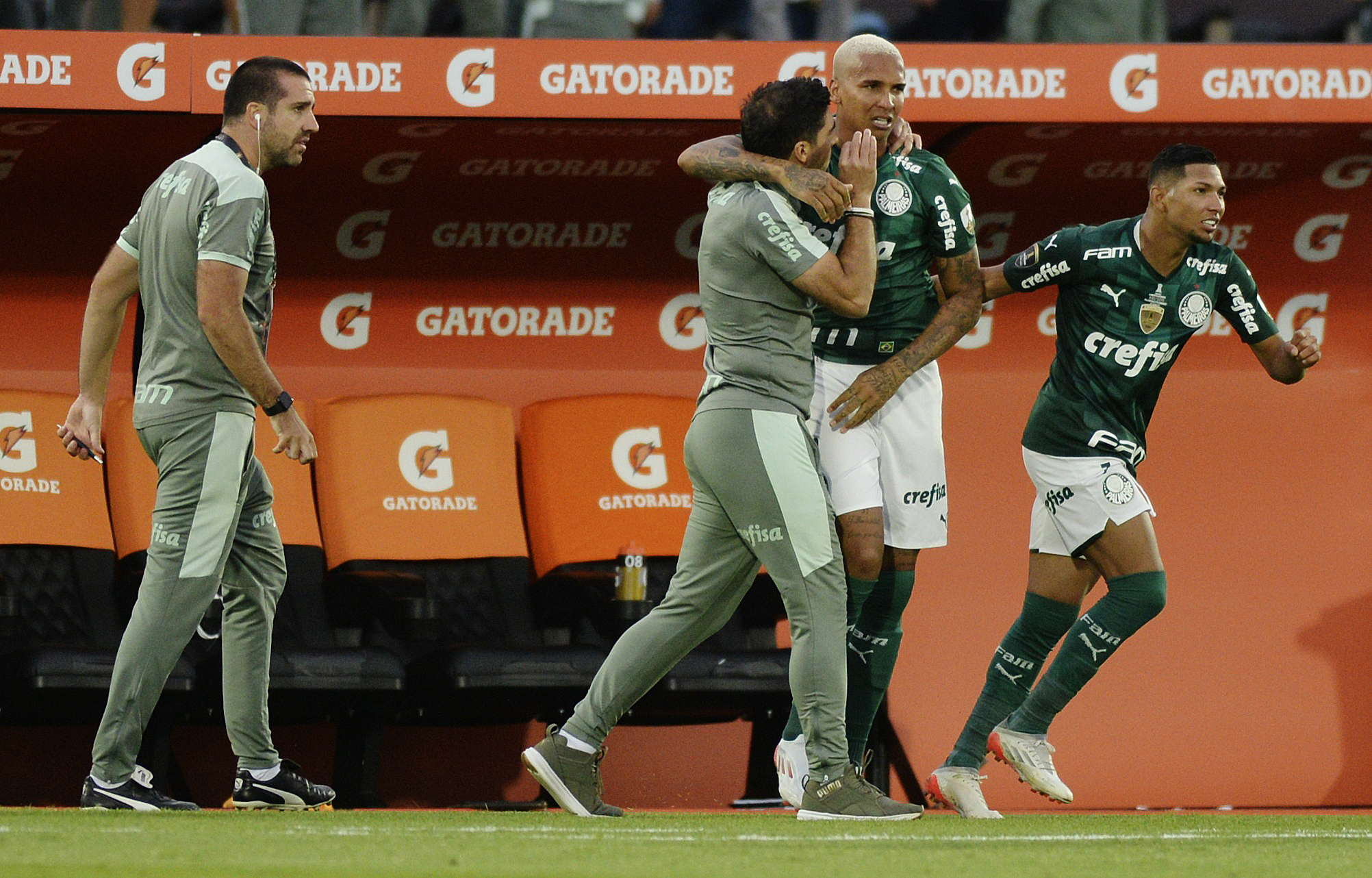 Soccer Football - Copa Libertadores - Final - Palmeiras v Flamengo - Estadio Centenario, Montevideo, Uruguay - November 27, 2021  Palmeiras' Deyverson celebrates scoring their second goal with coach Abel Ferreira REUTERS