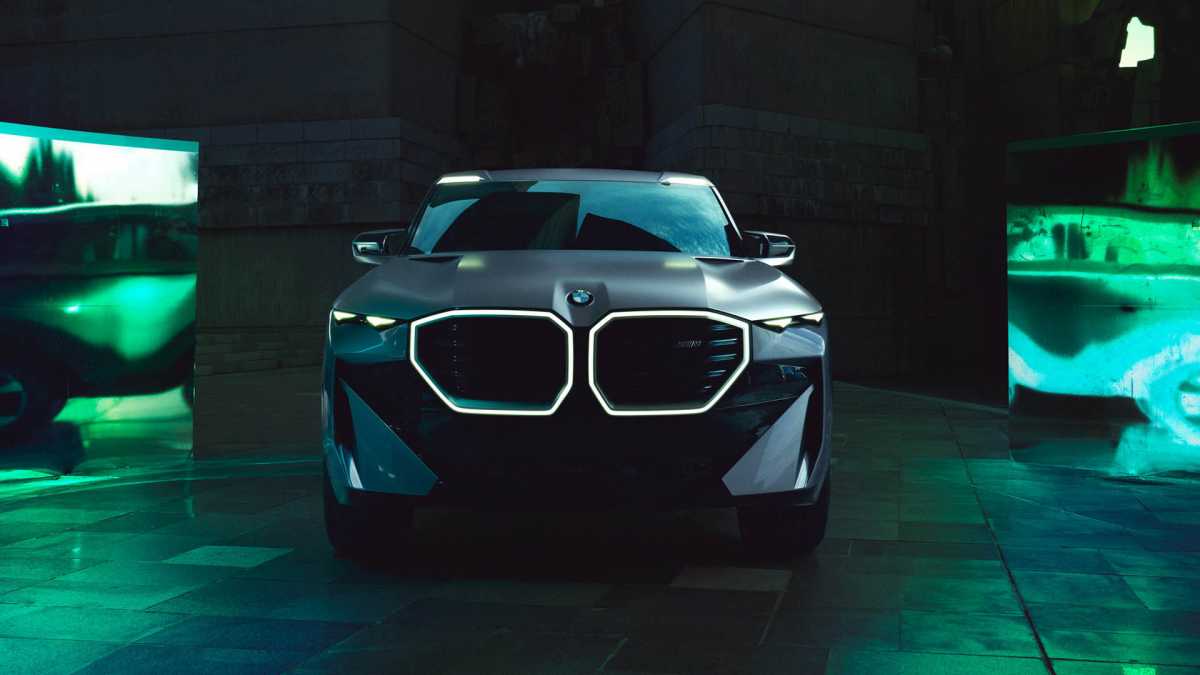 BMW XM: Το πρώτο SUV του τμήματος M προκαλεί με την εμφάνισή του! (video)