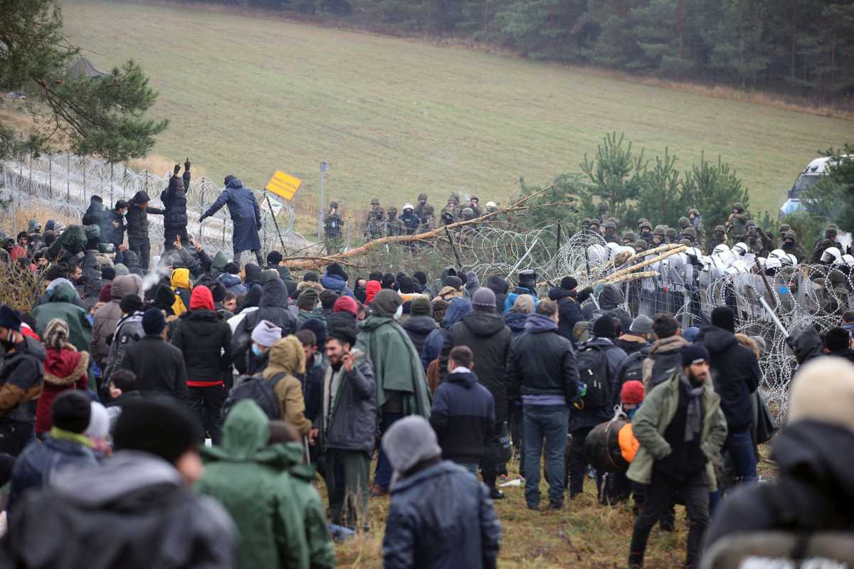 Πολωνία – Λευκορωσία: «Υβριδικός» πόλεμος στα σύνορα με «όπλο» τους  μετανάστες