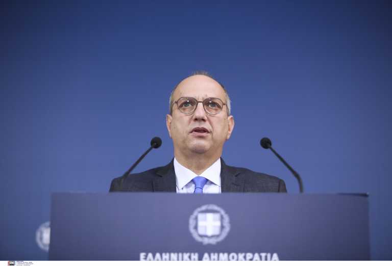 Γιάννης Οικονόμου: H υποχρεωτικότητα των εμβολιασμών δεν αποτελεί αυτή τη στιγμή μια από τις επιλογές