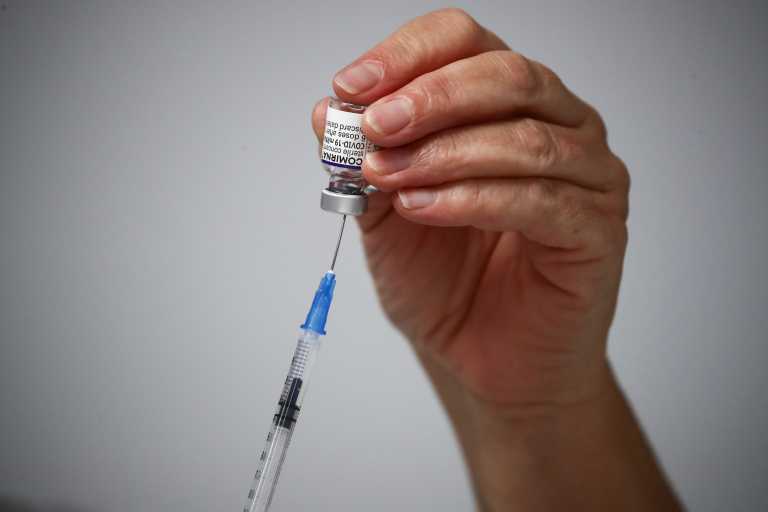 Κορονοϊός: Ενεργοποιήθηκε η καταγραφή πολιτών που έκαναν εμβολιάστηκαν στο εξωτερικό - Ποια εμβόλια θεωρούνται έγκυρα