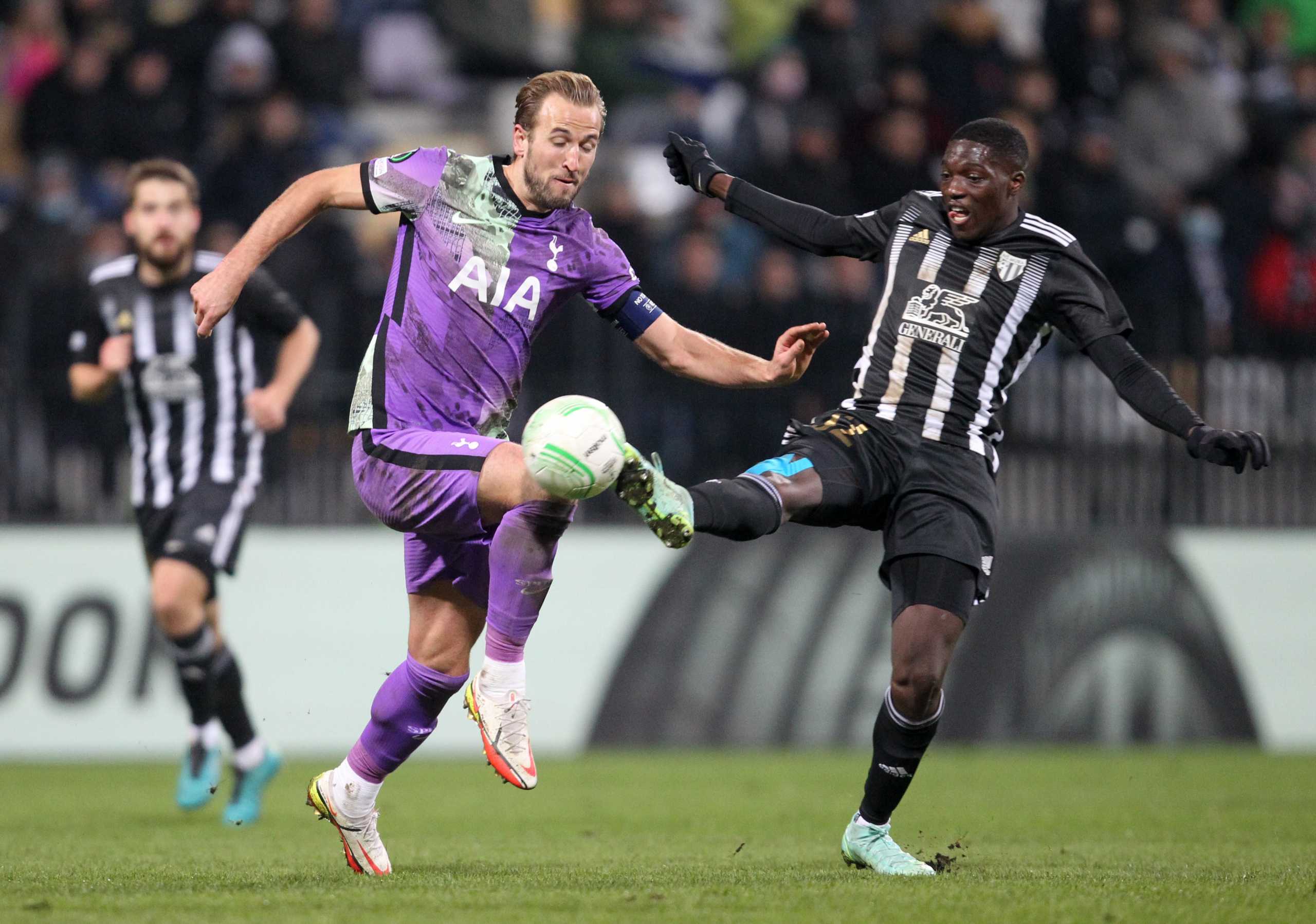 Soccer Football - Europa Conference League - Group G - NS Mura v Tottenham Hotspur - Stadion Ljudski vrt, Maribor, Slovenia - November 25, 2021 Tottenham Hotspur's Harry Kane in action with NS Mura's Samsondin Ouro REUTERS