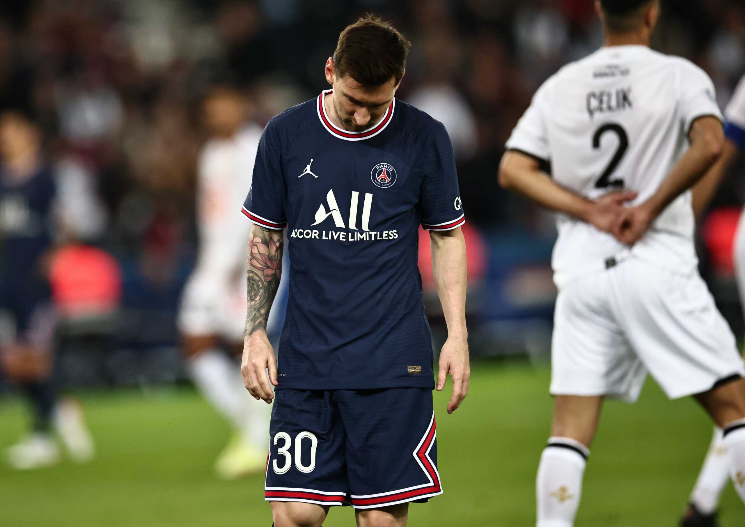 Soccer Football - Ligue 1 - Paris St Germain v Lille - Parc des Princes, Paris, France - October 29, 2021 Paris St Germain's Lionel Messi  after the first half REUTERS