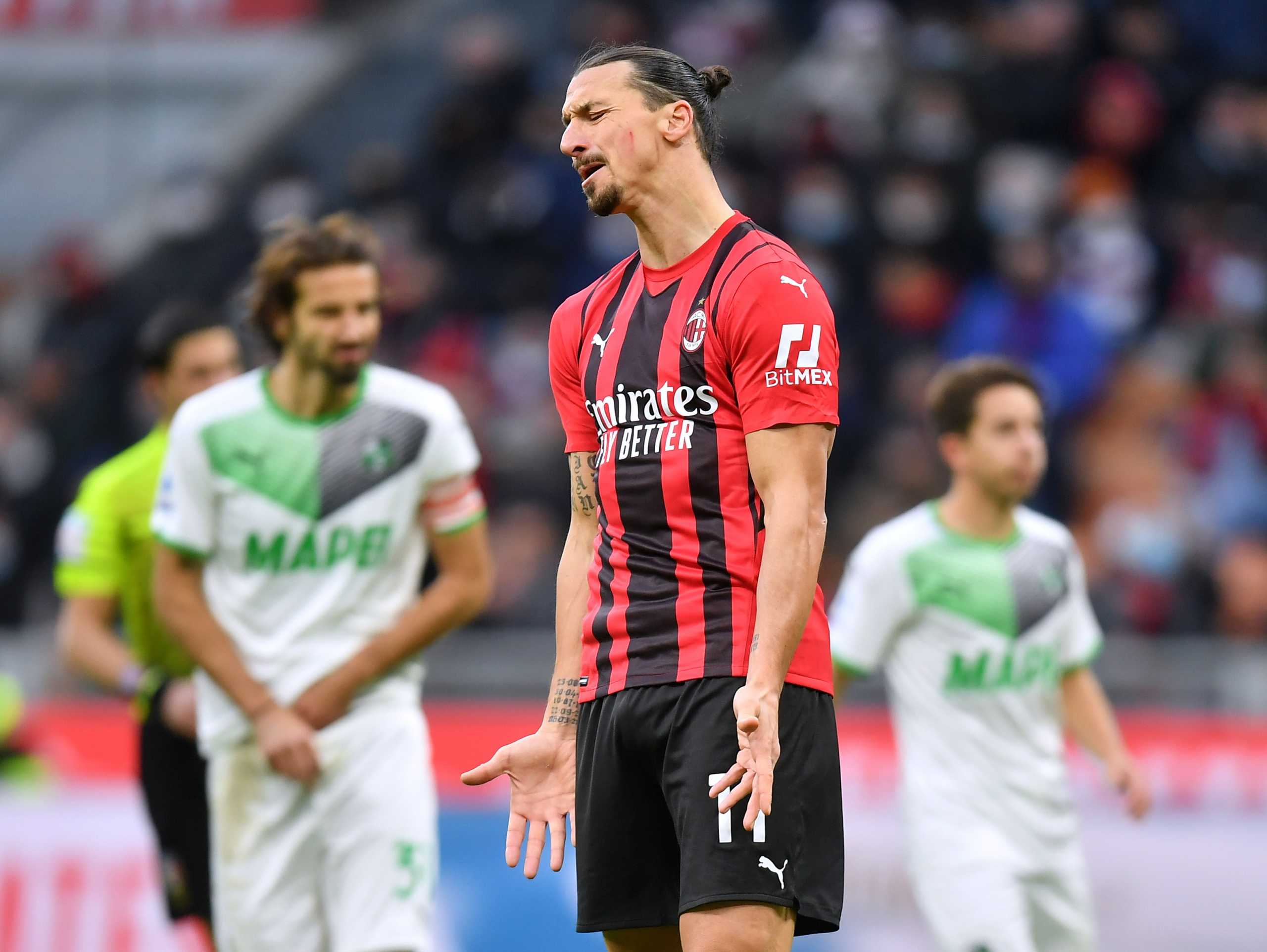Soccer Football - Serie A - AC Milan v U.S. Sassuolo - San Siro, Milan, Italy - November 28, 2021 AC Milan's Zlatan Ibrahimovic reacts after he misses a chance to score REUTERS