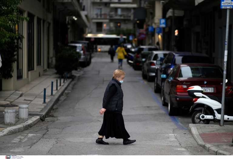 Κορονοϊός: Όλη η χώρα «κοκκινίζει» από νέα κρούσματα - Χιλιάδες σε Αττική και Θεσσαλονίκη - Άλλες 11 περιοχές με τριψήφιο αριθμό