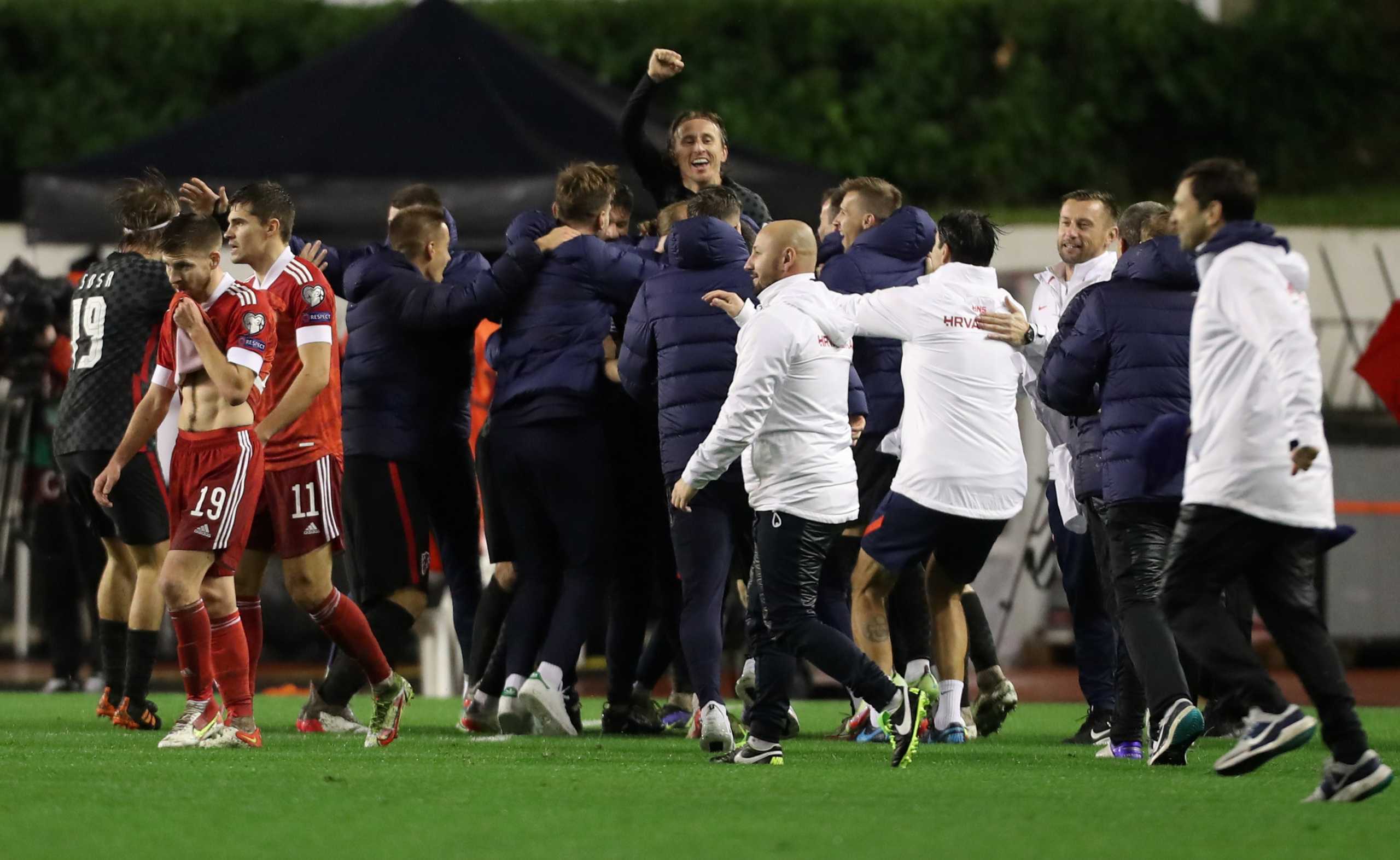 Soccer Football - World Cup - UEFA Qualifiers - Group H - Croatia v Russia - Stadion Poljud, Split, Croatia - November 14, 2021v Croatia players and coaches celebrate after the match REUTERS